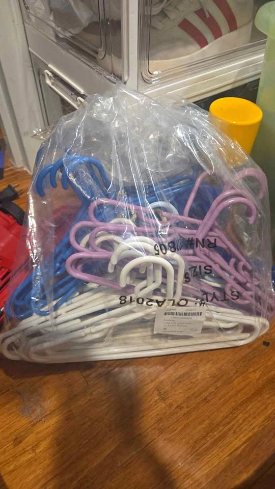 Plastic Children's Hangers, 20+