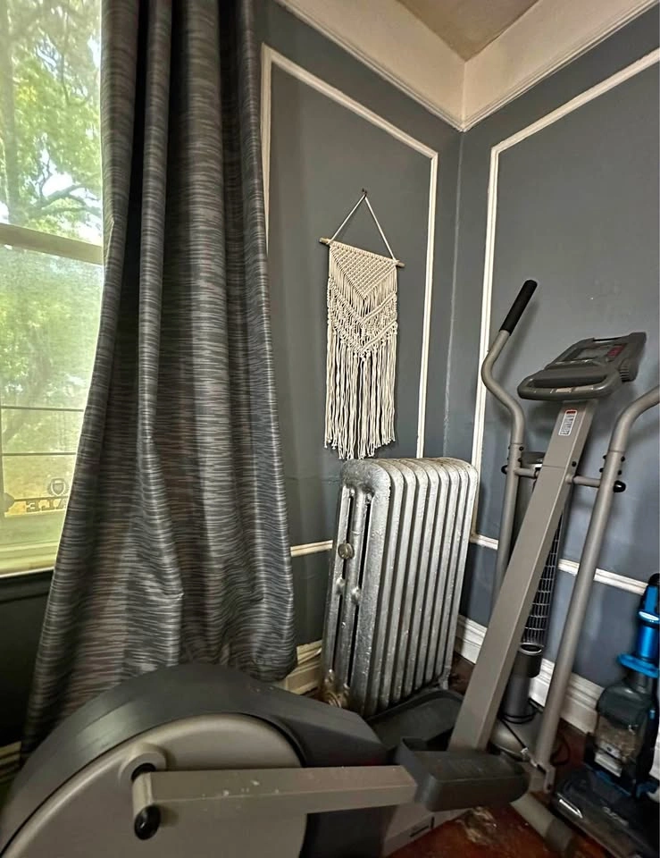 Healthrider 3654 Elliptical Machine with Digital Screen
