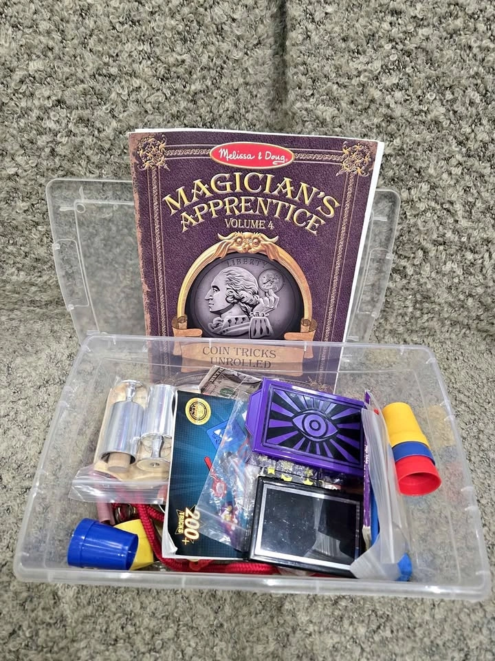 Magic tricks set