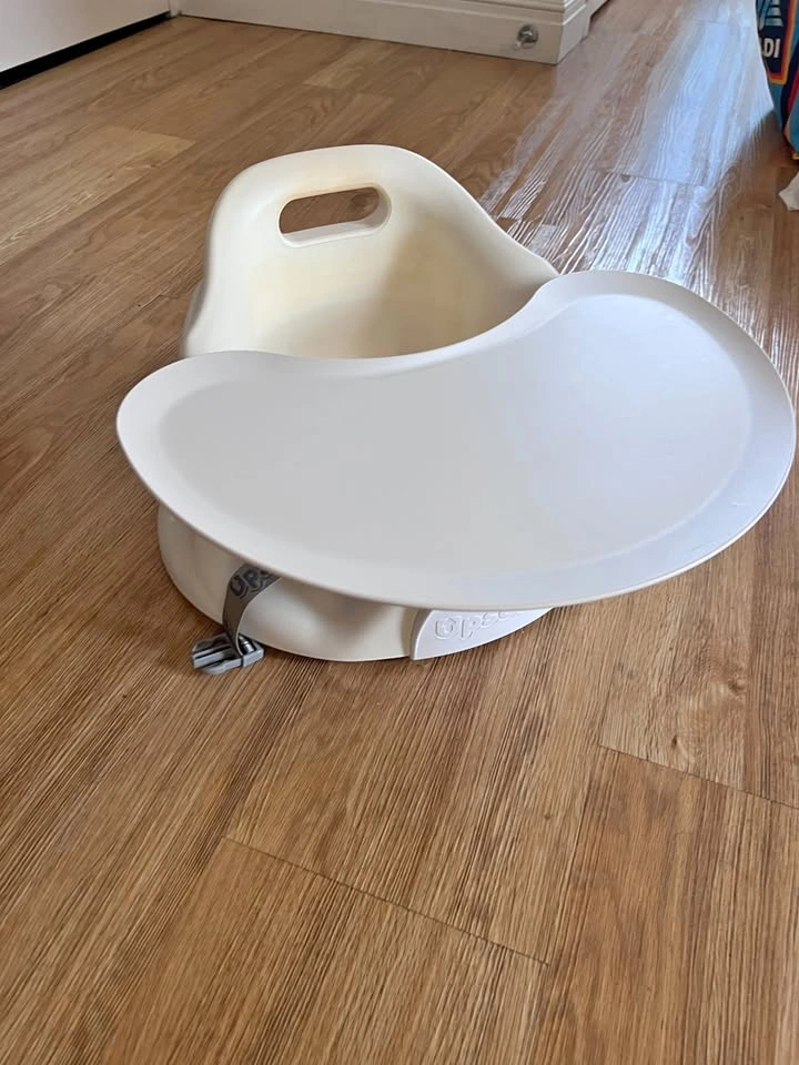 Upseat – The Original Ergonomic Baby Floor & Booster Seat