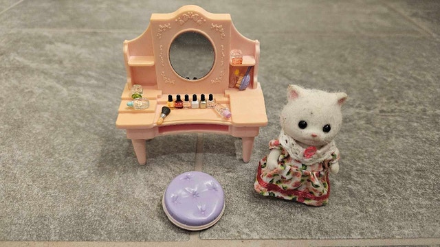 Sylvanian Families Cosmetic Counter