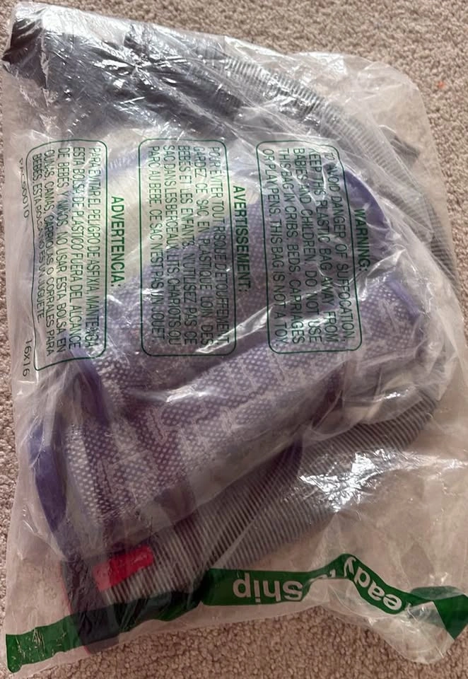 Vaccum Dyson Hose Filter Replacement - photo 2