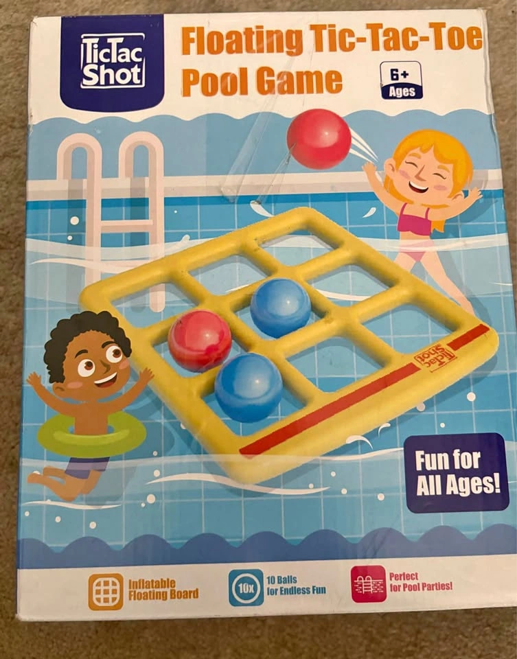 Floating tic tac toe pool game
