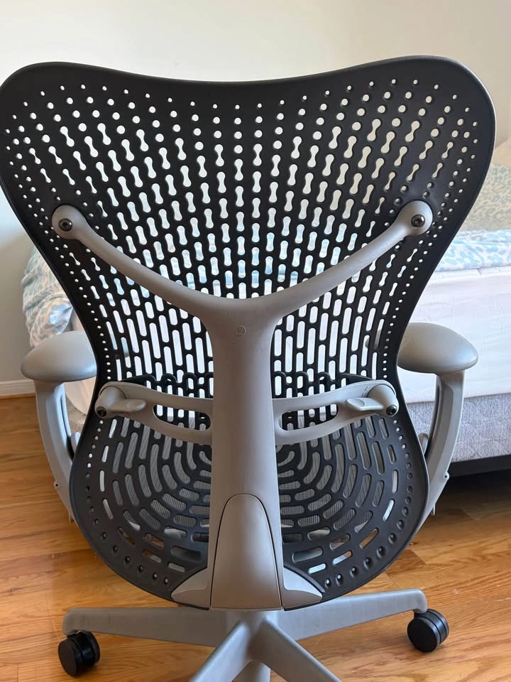Herman Miller Mirra Chair - Like New (Moving Sale) - photo 3