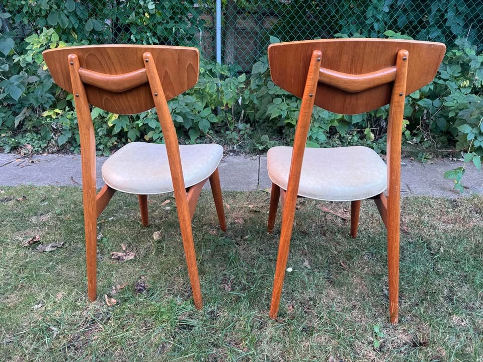 Pair of Mid-Century Modern Teak Dining Chairs, Cream Vinyl Seats - photo 3