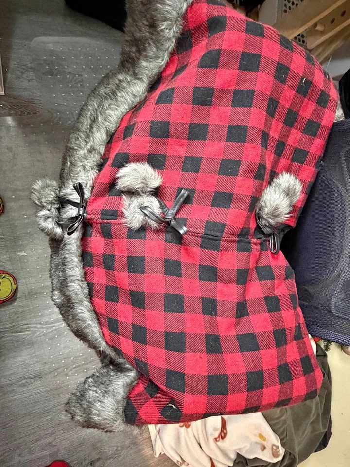 Tree skirt