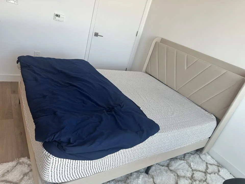 Queen Bed and Mattress image indicator(2)