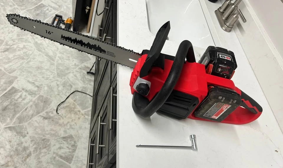 Brushless chainsaw 16” - photo 4