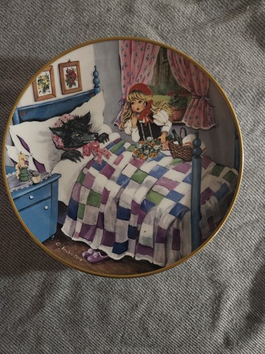 Vintage Fairy Tale Collector Plate Set of 6 - Gold Rimmed - photo 4