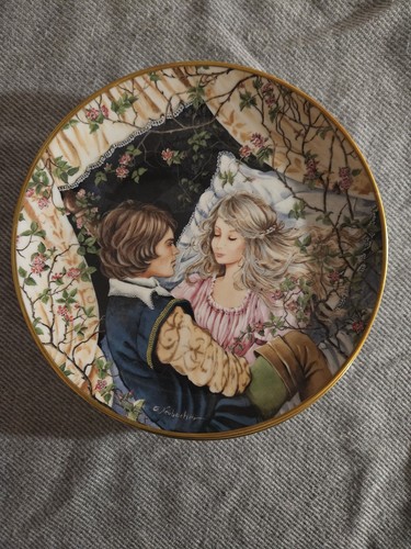 Vintage Fairy Tale Collector Plate Set of 6 - Gold Rimmed - photo 5