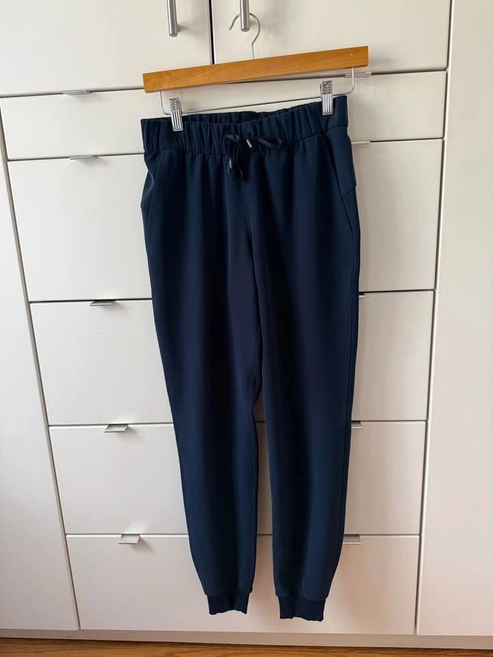 Lululemon On The Fly Jogger True Navy Size 4 - photo 4