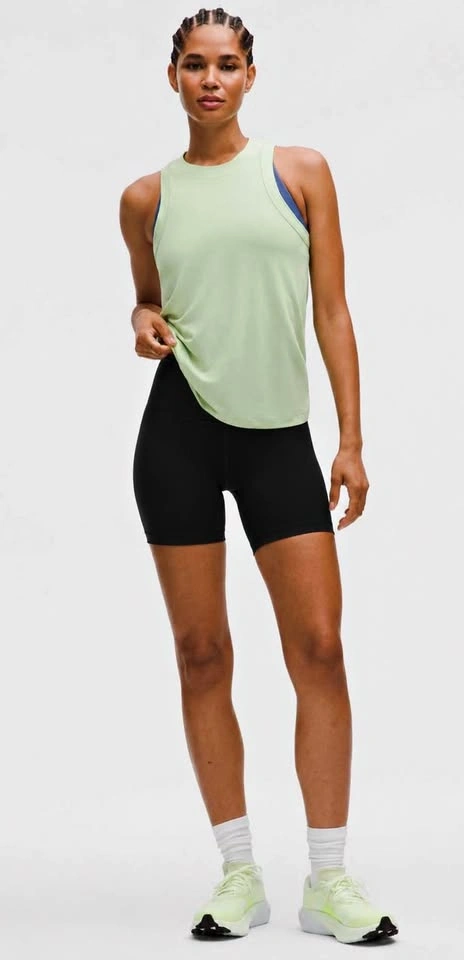 Lululemon Wonder Train High-Rise Short 6” Black Size 4