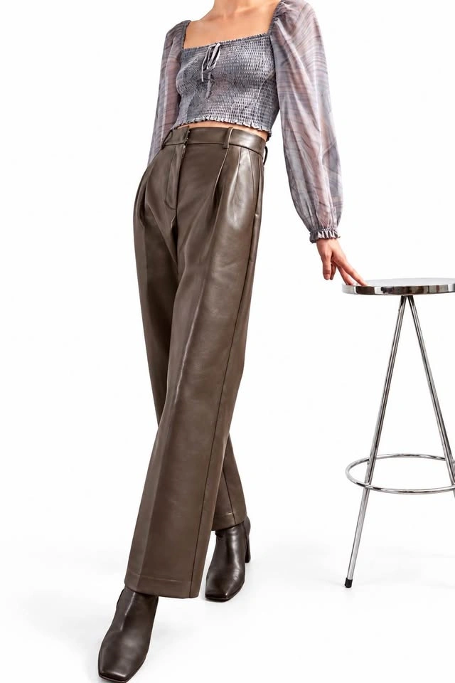 Aritzia Wilfred Effortless Vegan Leather Pant – Size 10 - photo 2