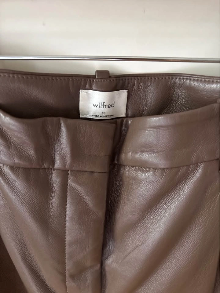 Aritzia Wilfred Effortless Vegan Leather Pant – Size 10 - photo 3