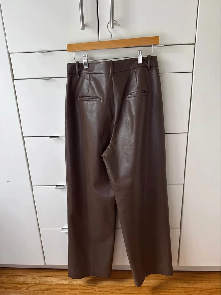 Aritzia Wilfred Effortless Vegan Leather Pant – Size 10 - photo 4