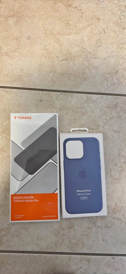 iPhone 15 Pro Privacy Screen Protector and Case