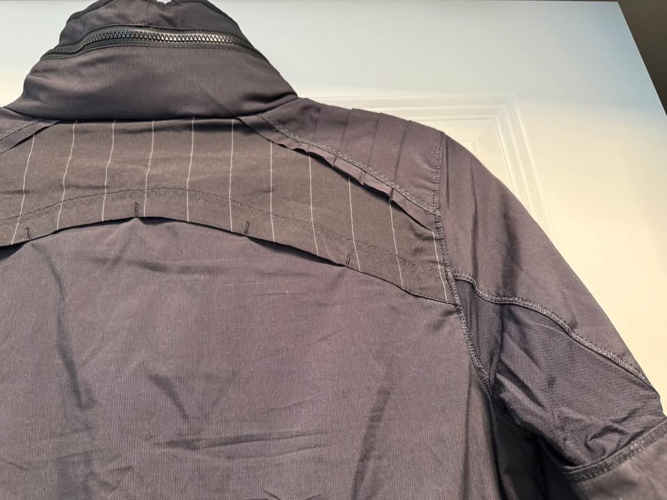 Women’s lightweight Lululemon jacket - photo 3