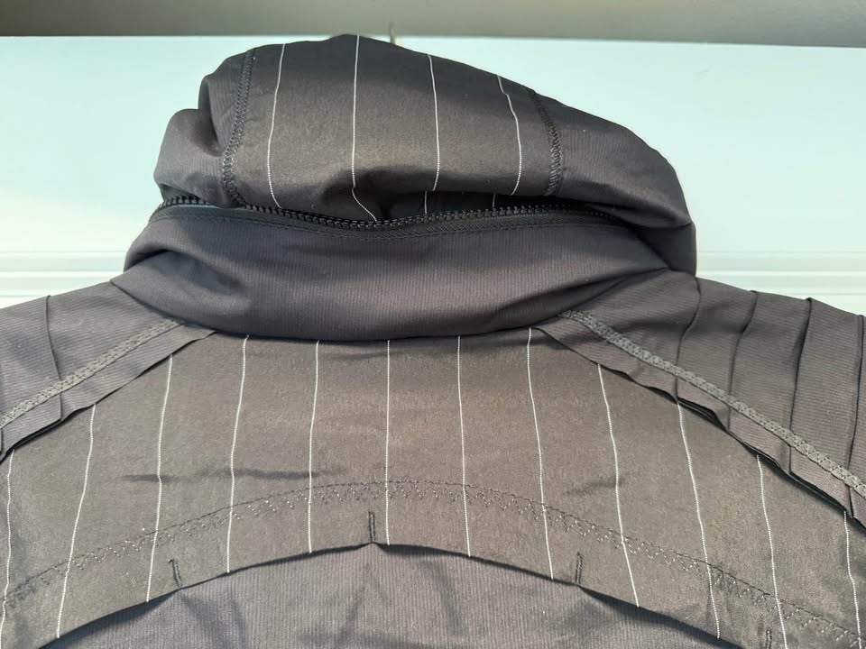 Women’s lightweight Lululemon jacket - photo 5