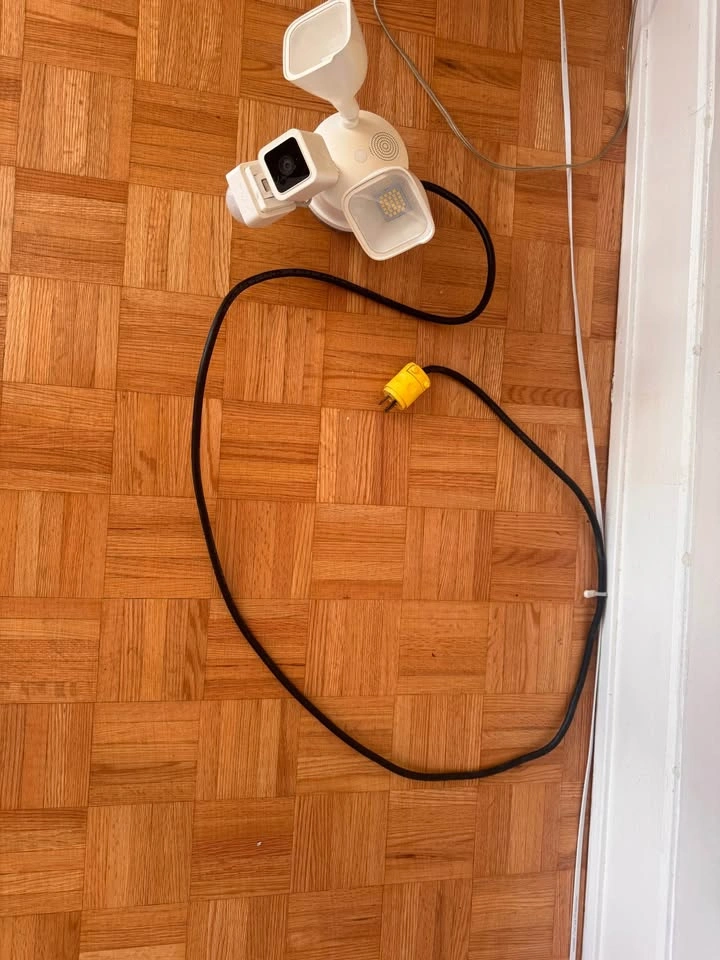 Wyze Camera Floodlight including electrical box connection - photo 5
