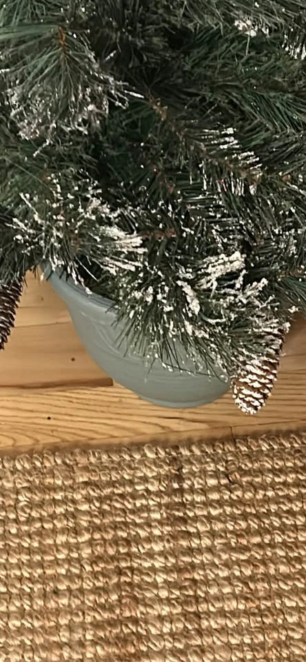50“ potted Frosted Artificial Pine Tree with Pinecones - photo 3