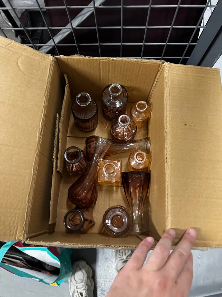 Bulk Lot of approx 100 Amber Glass Bud Vases - photo 5