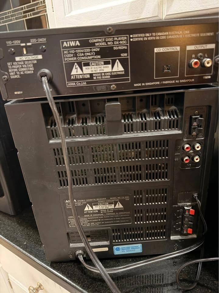 Vintage 90s Aiwa NSX-D3 Bookshelf Stereo System - photo 3