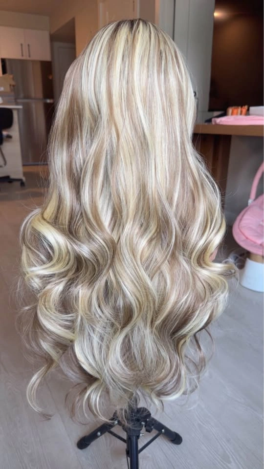LONG BODY WAVE WIG | BLONDE & BROWN | LACE FRONT - photo 2