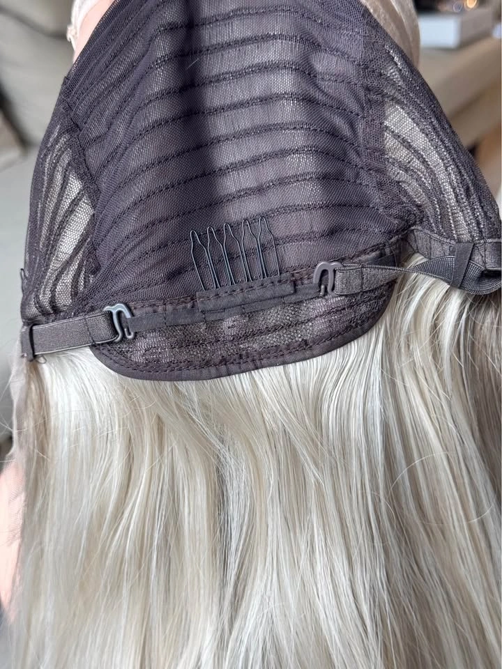 Luxury Blonde Wig on Sale Synthetic Hair Lacefront - photo 4