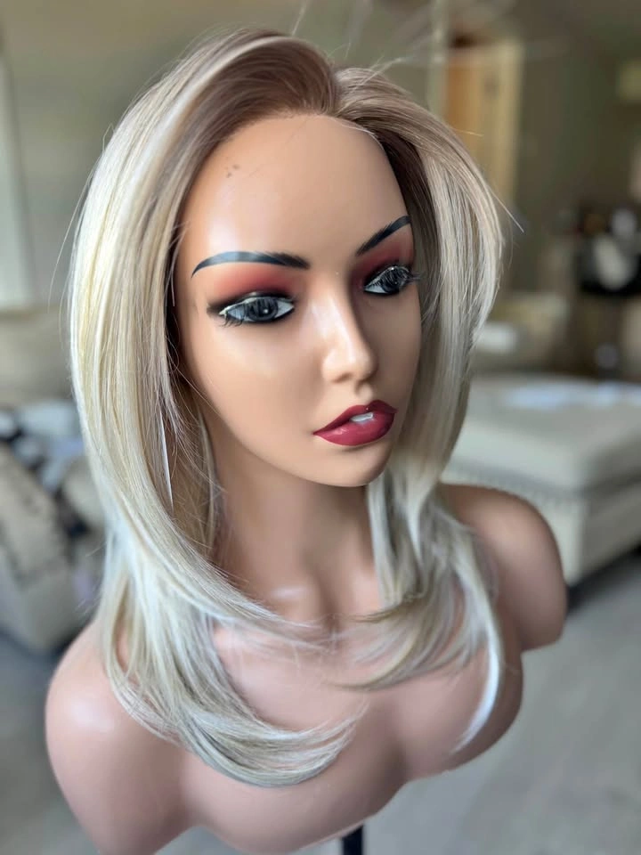 NEW Beautiful Blonde Wig For Woman