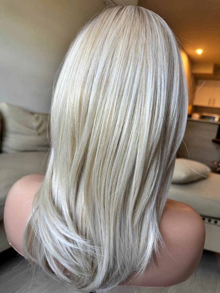 NEW Beautiful Blonde Wig For Woman - photo 2