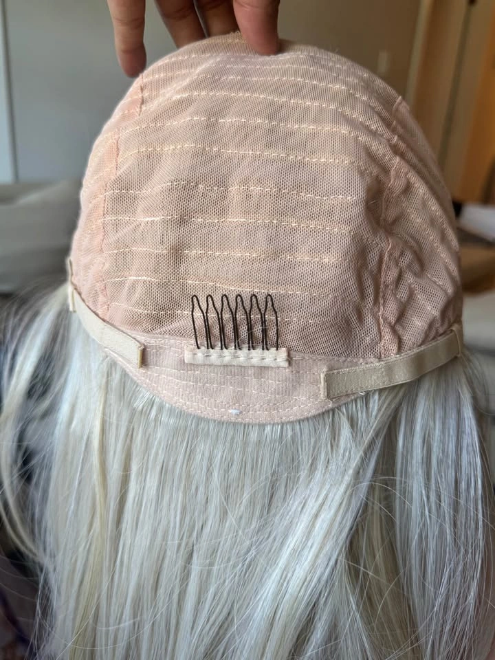 NEW Beautiful Blonde Wig For Woman - photo 5