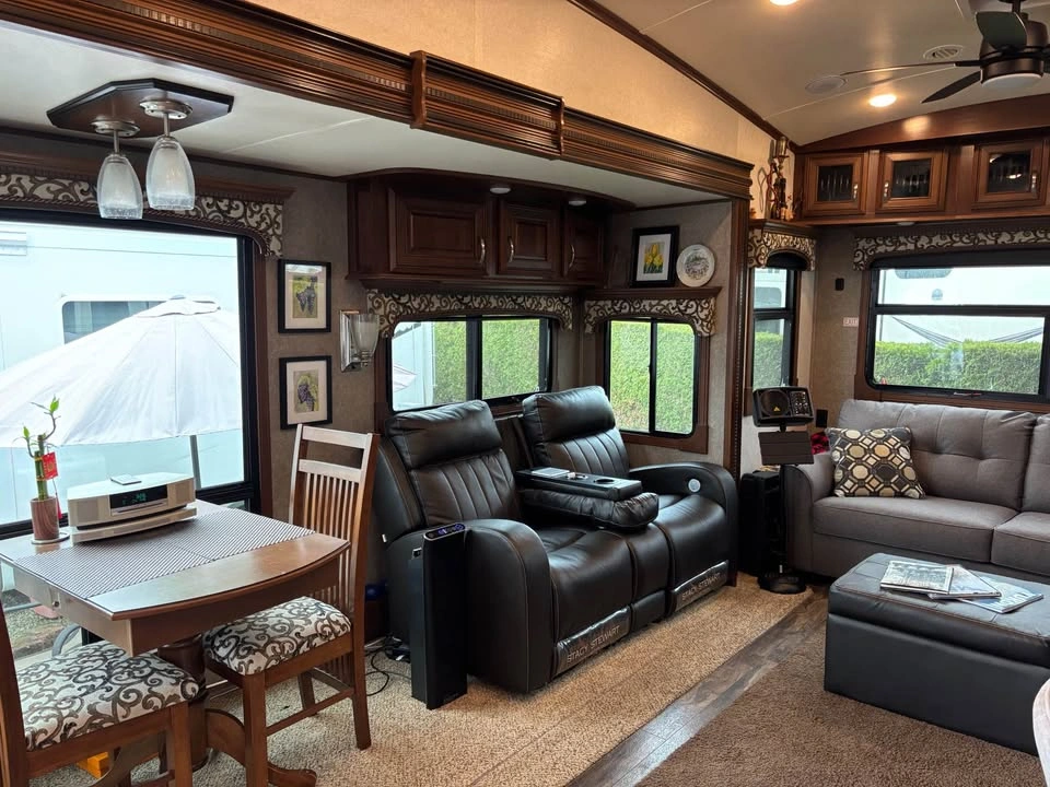 2017 Jayco Pinnacle 36rsqs - photo 3