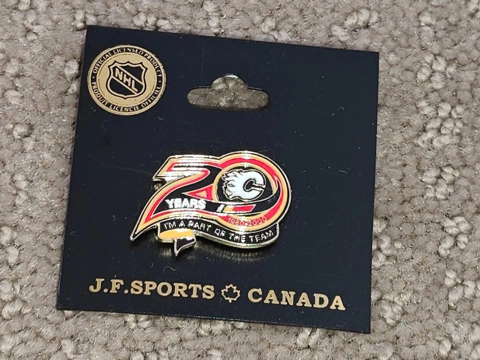 NHL Calgary Flames 20 Years Anniversary Hockey Lapel Pin - photo 3
