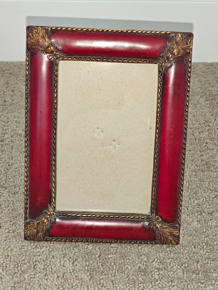 Burgundy & Gold 4x6 Picture Photo Frame - Excellent Condition