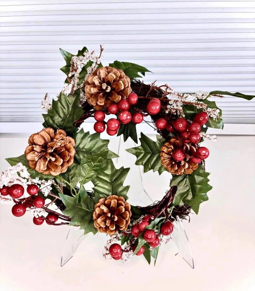 Assorted Christmas Decor Lot