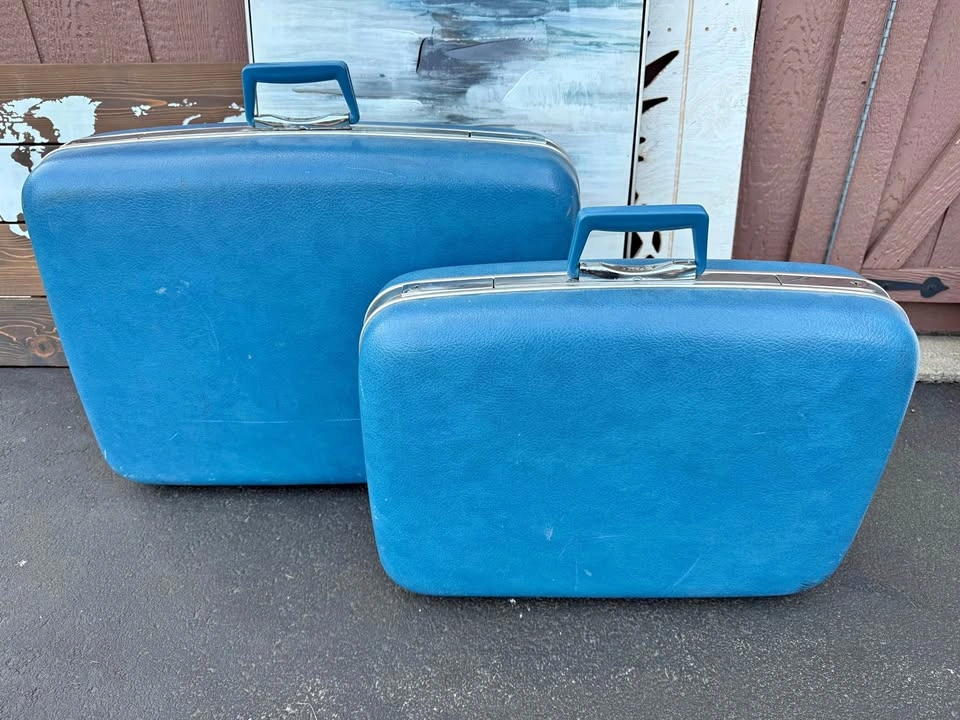 Vintage Samsonite Silhouette Blue Hardside Suitcase Set