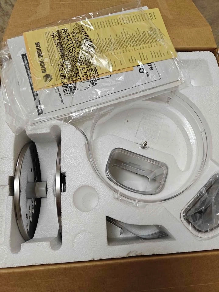 Brand New: Black & Decker PowerPro 6-Cup Food Processor - photo 3