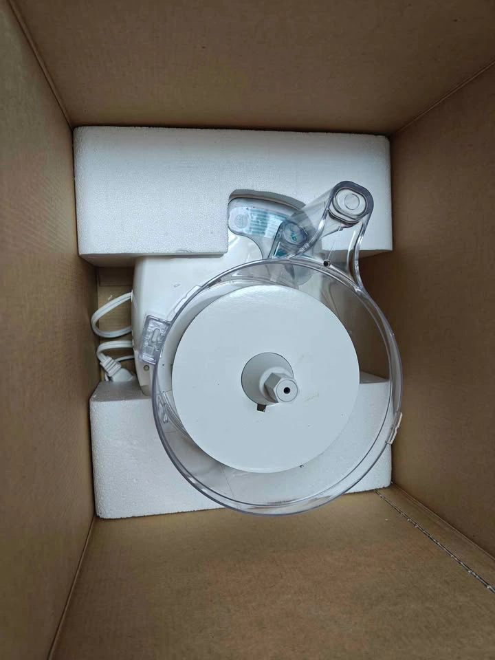 Brand New: Black & Decker PowerPro 6-Cup Food Processor - photo 4