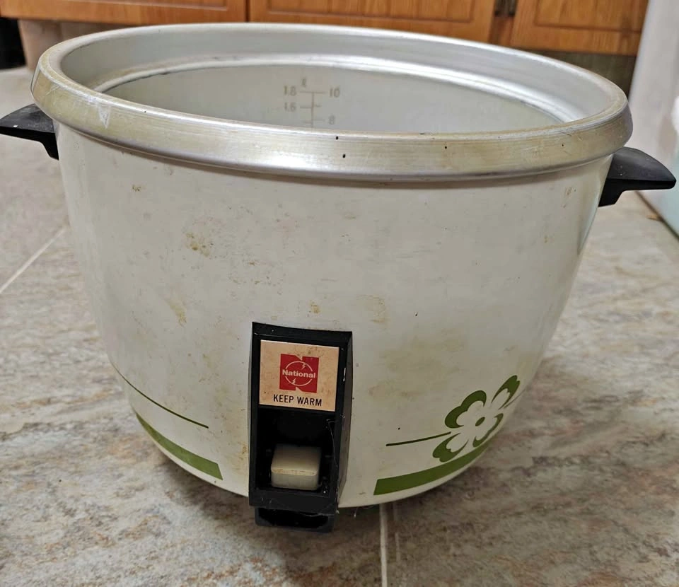 Vintage National (Panasonic) 10-Cup Rice Cooker SR-18FGH