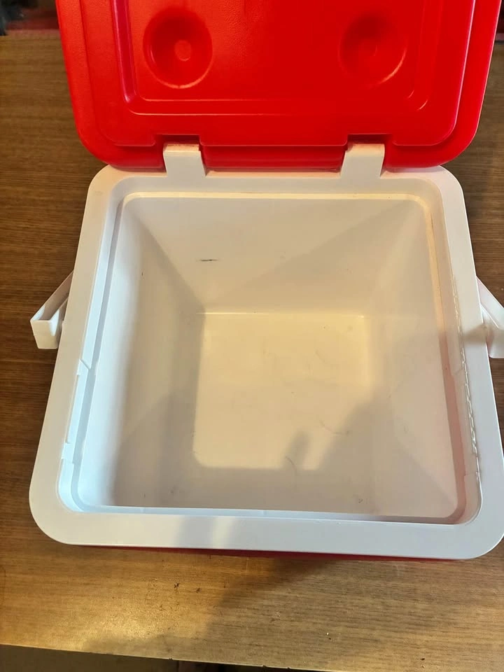 Igloo Red Plastic Cooler - photo 3