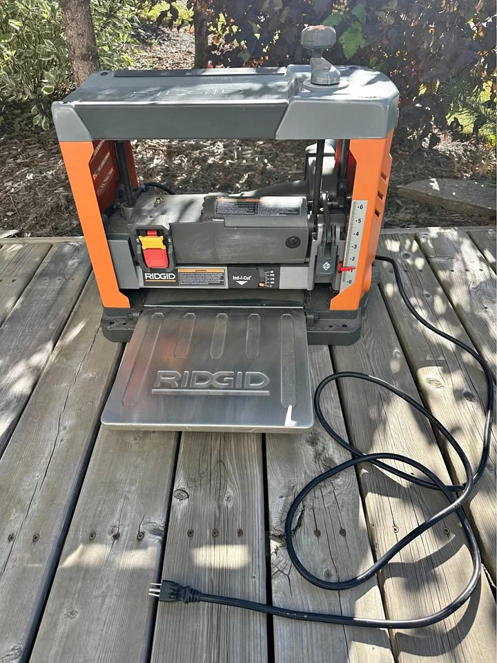 RIDGID 15 Amp Thickness Planer
