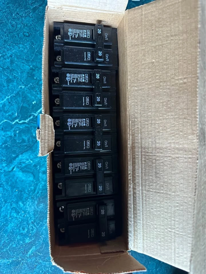 Eaton Cutler-Hammer BR220 20 Amp Double Pole Circuit Breakers - - photo 2