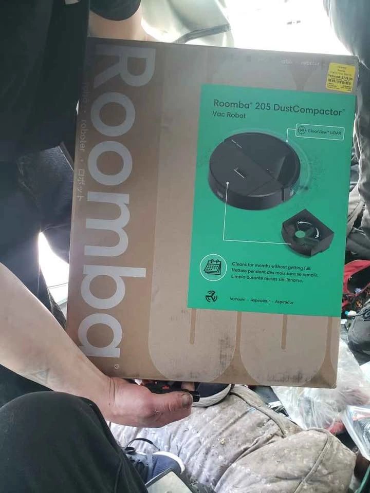 Roomba 205 DustCompactor Vac Robot - photo 2
