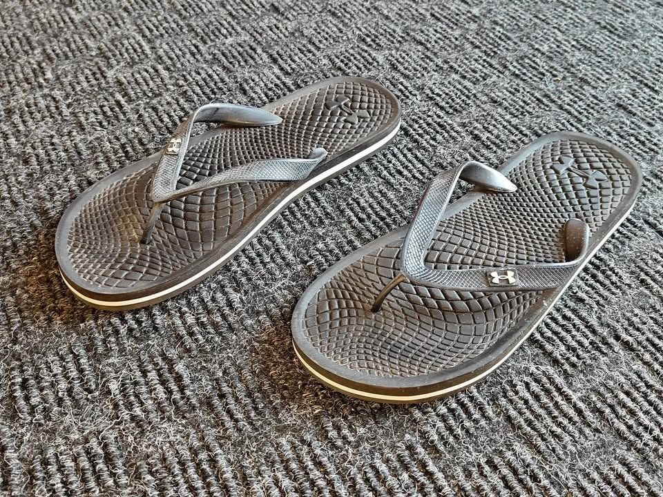 Under Armour Men Atlantic Dune Flip Flop Sandals - Size 10 / 11