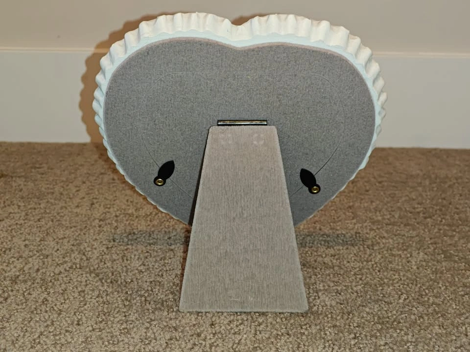 Heart Photo Frame – Floral & Pearl Accent Tabletop Picture Frame - photo 5