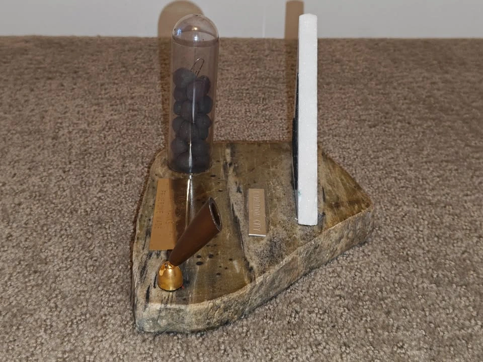 Labrador City Stone Desk Ornament Pen Holder Mining Memorabilia - photo 4