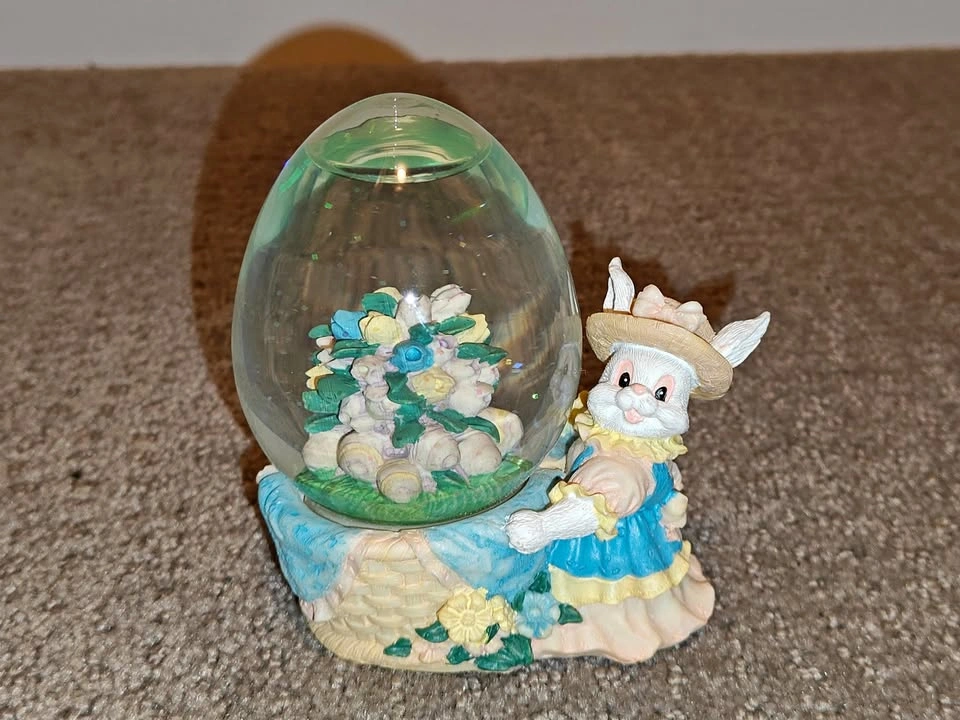 Easter Bunny Egg Water Globe / Snow Globe Decoration