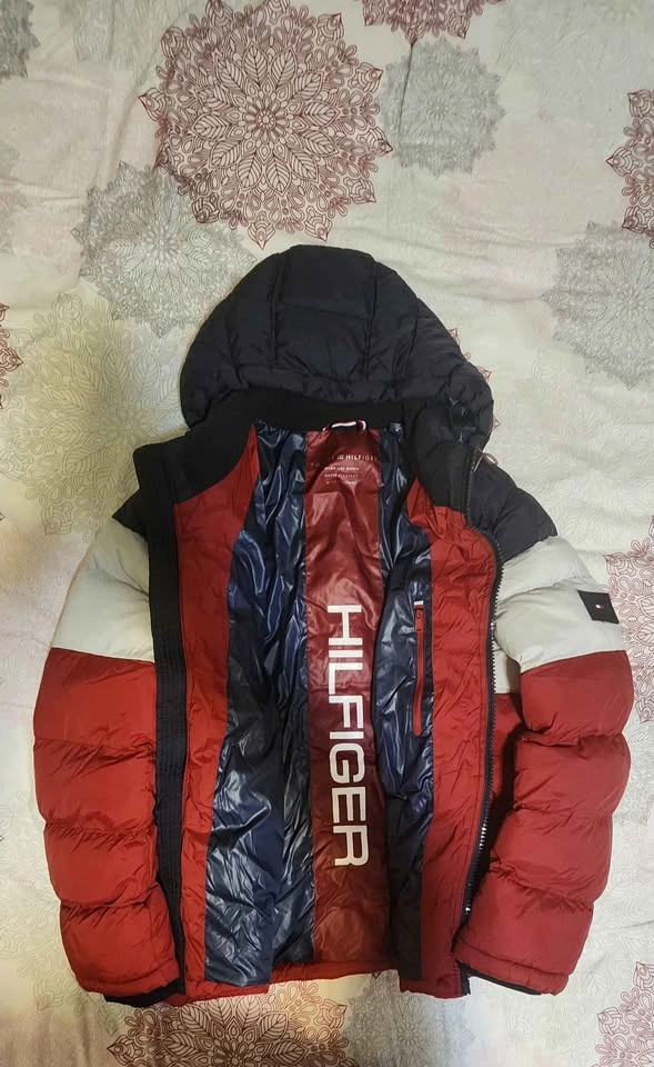 Tommy Hilfiger Puffer Jacket - Medium - Black/White/Red - photo 4