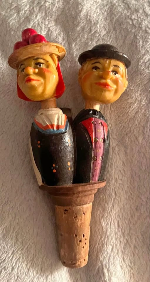 Vintage Couple Wine Bottle Stopper
