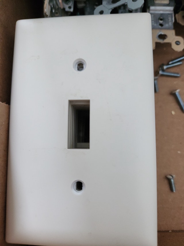 89 pcs Electrical plugs, sockets and face plates - photo 4